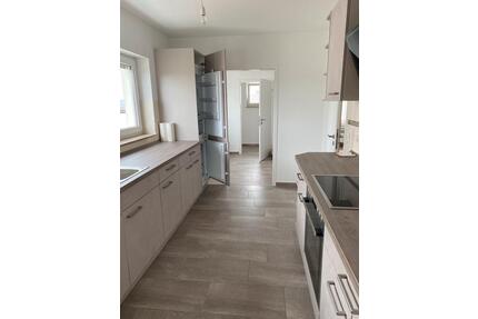 5 Zimmer Wohnung in Ellwangen - 1.300,00&nbsp;EUR Kaltmiete, ca.&nbsp; 135,00&nbsp;m&sup2; in Ellwangen (Jagst) (PLZ: 73479)