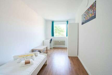 WG-Zimmer in Düsseldorf 609,00 € 10 m²