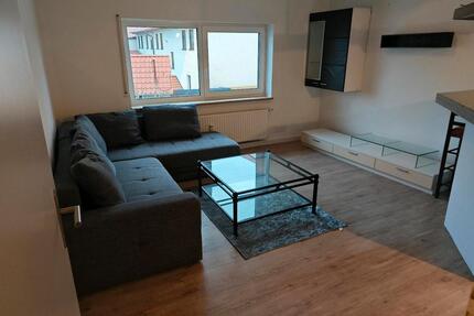 Helle, möbilierte 2-Zimmer Wohnung mit Stellplatz in Tuchenbach - Veitsbronn