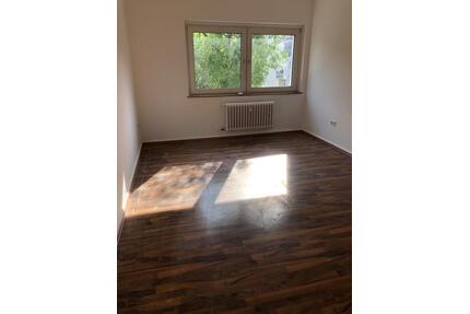 4- Zimmer Wohnung (WG-geeignet) in Köln Lindenthal
