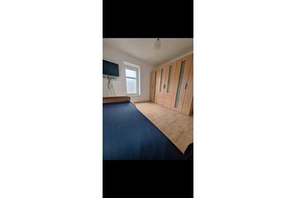 Zimmer in Stuttgart - 580,00&nbsp;EUR Kaltmiete, ca.&nbsp; 115,00&nbsp;m&sup2; in Stuttgart (PLZ: 70376) Bad Cannstatt