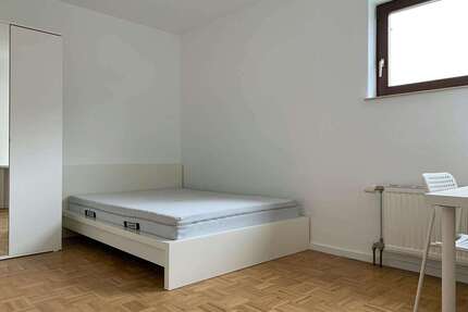 WG-Zimmer in Frankfurt am Main 590,00 € 13 m²