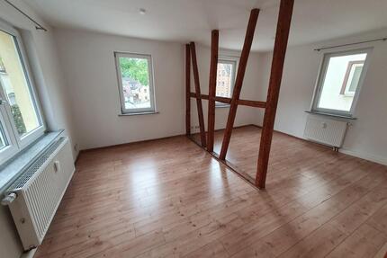 Sehr helle 3-Zimmer Wohnung in Stuttgart-Ost an Nichtraucher zu v