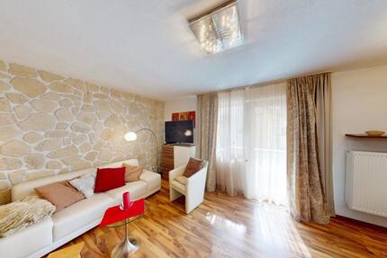 Helle, freundliche, zentrale Stadtwohnung in Köln mit Balkon