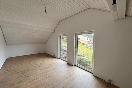 Erstbezug nach Sanierung - Moderne 3,5-Zimmer Dachgeschosswohnung - Horb am Neckar