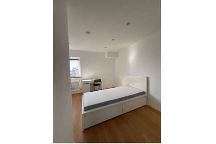 WG-Zimmer in München 700,00 € 11 m²