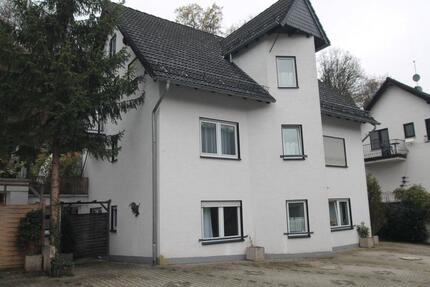 2Raum-Wohnung Erdgesch. + Hinterzimmer + Terrasse. Küche optional - Schalksmühle