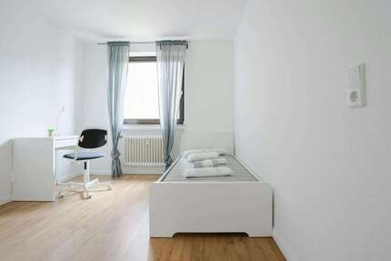 WG-Zimmer in Düsseldorf 609,00 € 9 m²