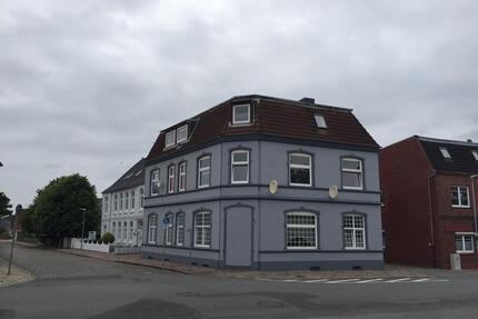 ab 0626 oder früher: 2 Zimmer City Wohnung in Husum