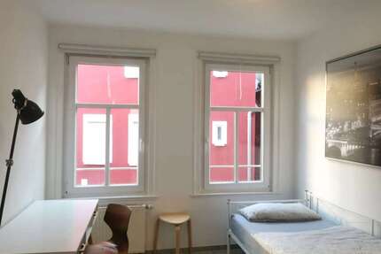 WG-Zimmer in Stuttgart 695,00 € 15 m²