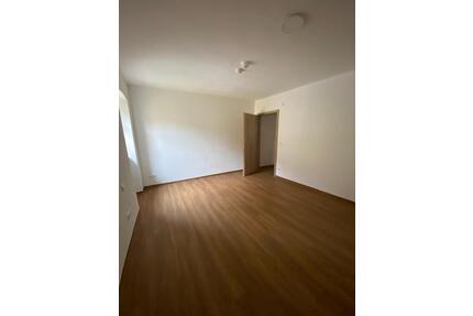 Charmante 3-Zimmer Wohnung im EG mit Terrasse in Amberg