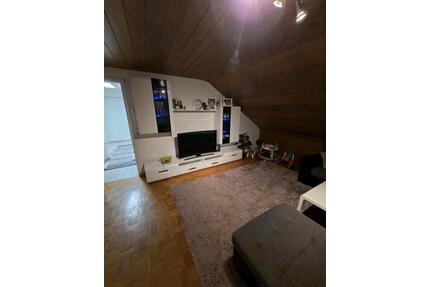 3 Zimmer Dachgeschosswohnung - 1.070,00&nbsp;EUR Kaltmiete, ca.&nbsp; 57,00&nbsp;m&sup2; in Esslingen am Neckar (PLZ: 73734) Pliensauvorstadt