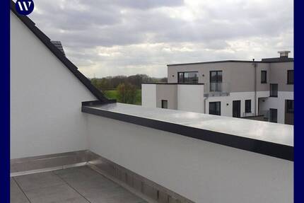Herrliche Aussichten! 4 Zimmer im DG mit Loggia, Einbauküche, 2 Bäder, Aufzug bis in die Wohnung - Liederbach