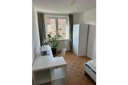 WG-Zimmer in München 950,00 € 11 m²