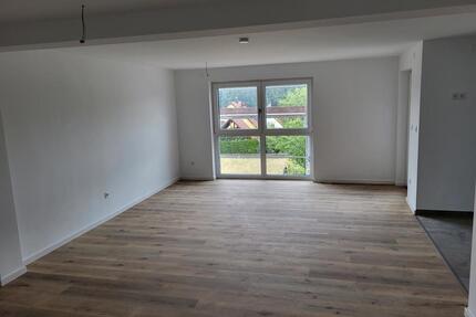 großzügige & renovierte 4-Zimmer Maisonette Wohnung - Rohr