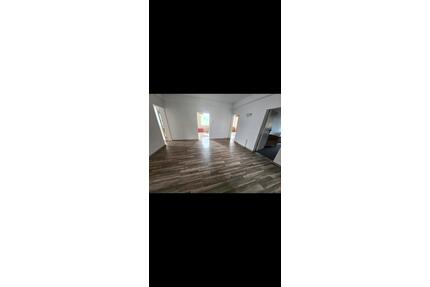 6 Zimmer Wohnung in HAHAUSEN (Seesen)3 Familien Haus