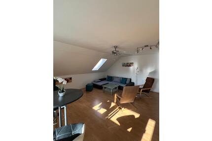 2 12 Zimmer helle u. ruhige Dachwohnung voll möbliert, Warm incl - Eberstadt