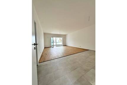 Sehr helle 2-Zimmer Wohnung in bester Lage ab sofort zu vermieten! - Deggendorf