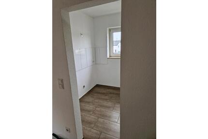 Haustiere und Kinder gerne gesehen!3 Zimmer renoviert,Garage - Grevenbroich Neuenhausen