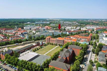 Helle und großzügige 3-Zimmerwohnung mit Einbauküche, Vollbad und Balkon im Hansaviertel - Rostock
