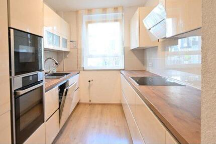 3 Zimmer EG Wohnung mit Hobbyraum, Stellplatz, EBK und Balkon - Waldkirch