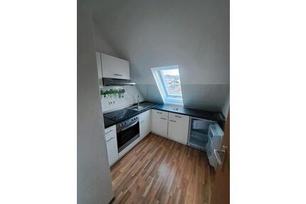 2 Zimmer Dachgeschosswohnung ab sofort in Coburg zu vermieten