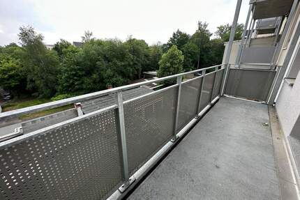 3.. OG + großer Balkon - WG-gerecht - 1. Monat kaltmietfrei - Chemnitz Lutherviertel