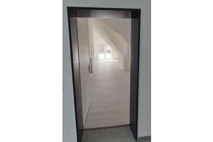 Wedemark - Erstbezug - helle hohe 2-Zimmer DG-Wohnung mit Balkon