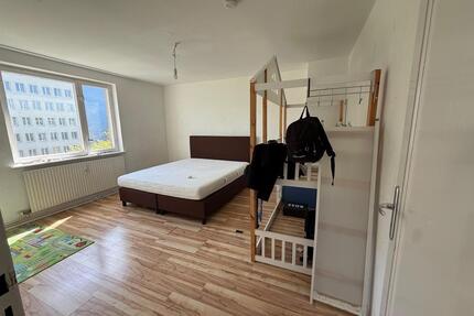 Biete 2 Zimmer Wohnung zur Untermiete - Berlin Spandau
