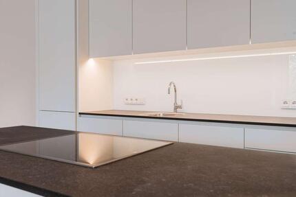 Schöne und große 2-Zi. Whg. mit hochwertiger Einbauküche & Kochinsel & Loggia! - Berlin Tempelhof-Schöneberg