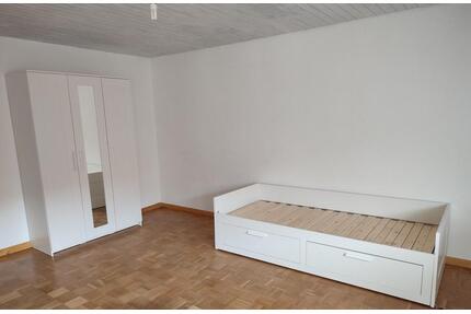 2 schöne WG-Zimmer (teilmöbliert) in 3-er Frauen-WG - Stuttgart Sillenbuch