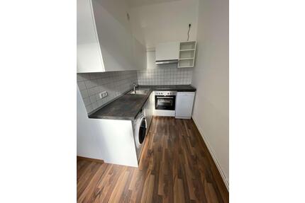 Schöne möblierte 2-Zimmer Whg, renoviert + Einbauküche - Hannover Nord