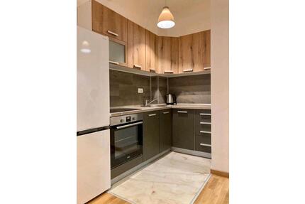 Zu vermieten WG ZIMMER - 500,00&nbsp;EUR Kaltmiete, ca.&nbsp; 100,00&nbsp;m&sup2; in Rottenburg am Neckar (PLZ: 72108)