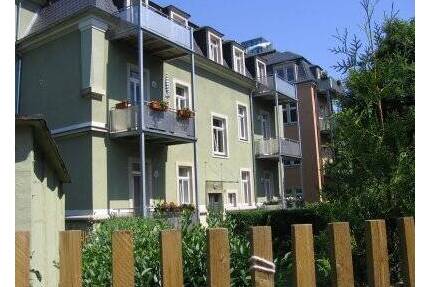 Schicke 2- Zimmer Dachgeschoßwohnung zu vermieten - Dresden Löbtau-Süd