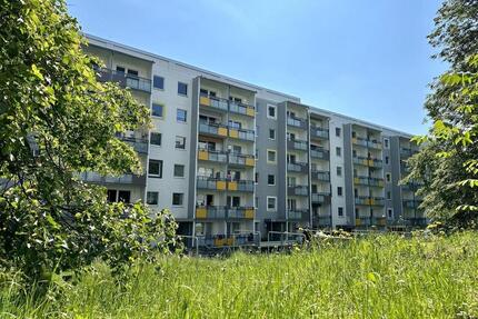 Attraktive 3-Raum-Wohnung mit Balkon in schönem Wohnumfeld - Chemnitz Markersdorf