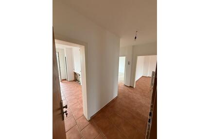 3 Zimmer Wohnung mit Balkon in Duisburg Duissern