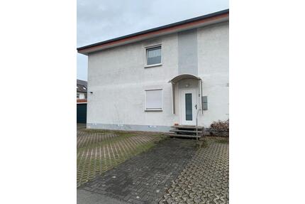 3-Zimmer Erdgeschosswohnung mit eigener TerasseGarten - Lage