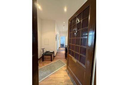 Attraktive und moderne 3 Zimmer Wohnung mit 83m2 Hilden und Balkon 2OG inkl. Küche!