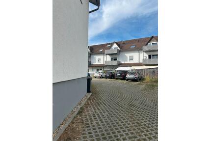 2 Zimmer renovierte Wohnung in Lampertheim-Hüttenfeld