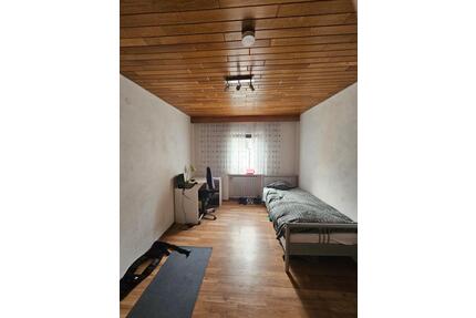 WG Zimmer ab 01.06.2026 - 300,00&nbsp;EUR Kaltmiete, ca.&nbsp; 90,00&nbsp;m&sup2; in Eichstätt (PLZ: 85072)