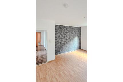 Schöne Drei Zimmer Erdgeschoss Wohnung am Gemarkenplatz in Essen zu vermieten