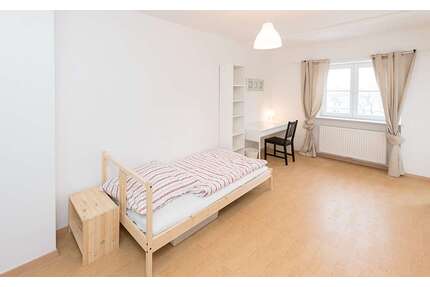 WG-Zimmer in München 925,00 € 14 m²