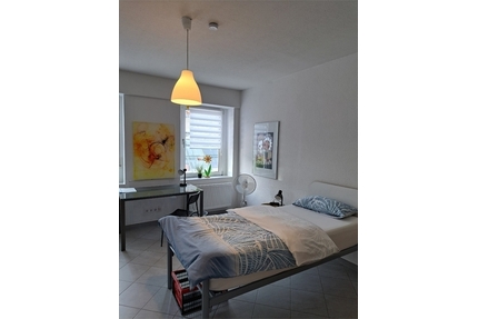 Leverkusen Studenten Zimmer in Studenten Wohnung