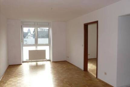 gemütliche 2-Zimmer Wohnung am Mannichswalder Platz mit Fahrstuhl, ab sofort - Crimmitschau