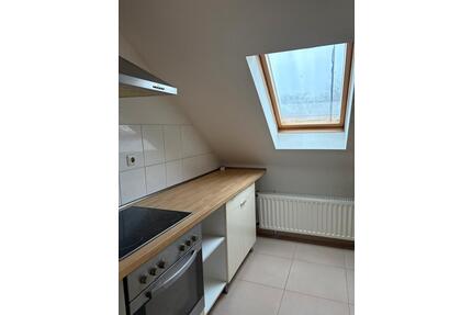 Ruhig gelegene 2 Zimmer-Dachgeschoss Wohnung - Gelsenkirchen Gelsenkirchen-Mitte