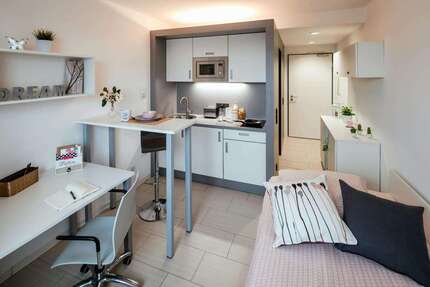 Wohnen auf Zeit in Frankfurt am Main 886,00 €