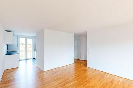 Hervorragende Anbindung und ruhige Lage: 4 Zimmer mit Balkon zum grünen Innenhof - Frankfurt am Main Nord-Ost