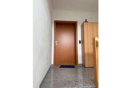 Möblierte 3 Zimmer Wohnung für Studenten - Regensburg Brandlberg