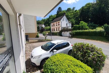 4 Zimmer Wohnung im 1OG in ruhiger, schöner, grüner Lage mit Balkon! - Altena