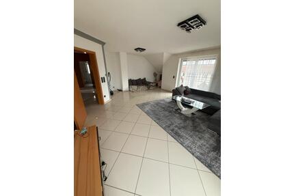 3 Zimmer Wohnung mit Balkon - 1.100,00&nbsp;EUR Kaltmiete, ca.&nbsp; 77,00&nbsp;m&sup2; in Geislingen an der Steige (PLZ: 73312)